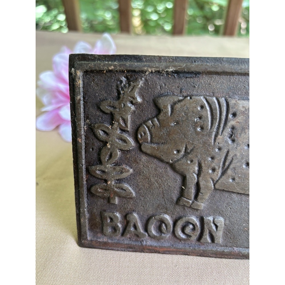 Cast Iron Bacon Press with Wood Handle & Pig Hog Design 7" X 4" Farmhouse - Picture 7 of 11